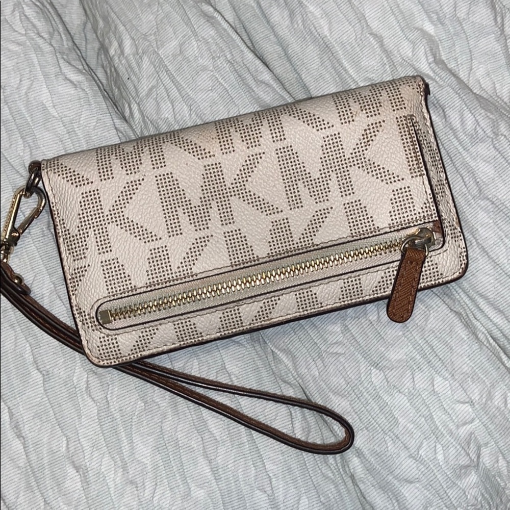 MK Michael Kors pocket purse